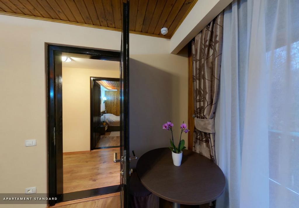 Hotel Hillden Lodge&Restaurant Drumu Carului Extérieur photo