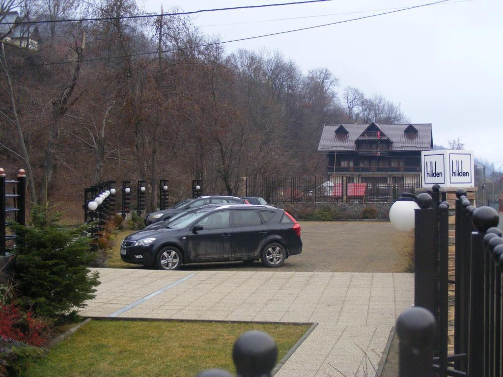Hotel Hillden Lodge&Restaurant Drumu Carului Extérieur photo